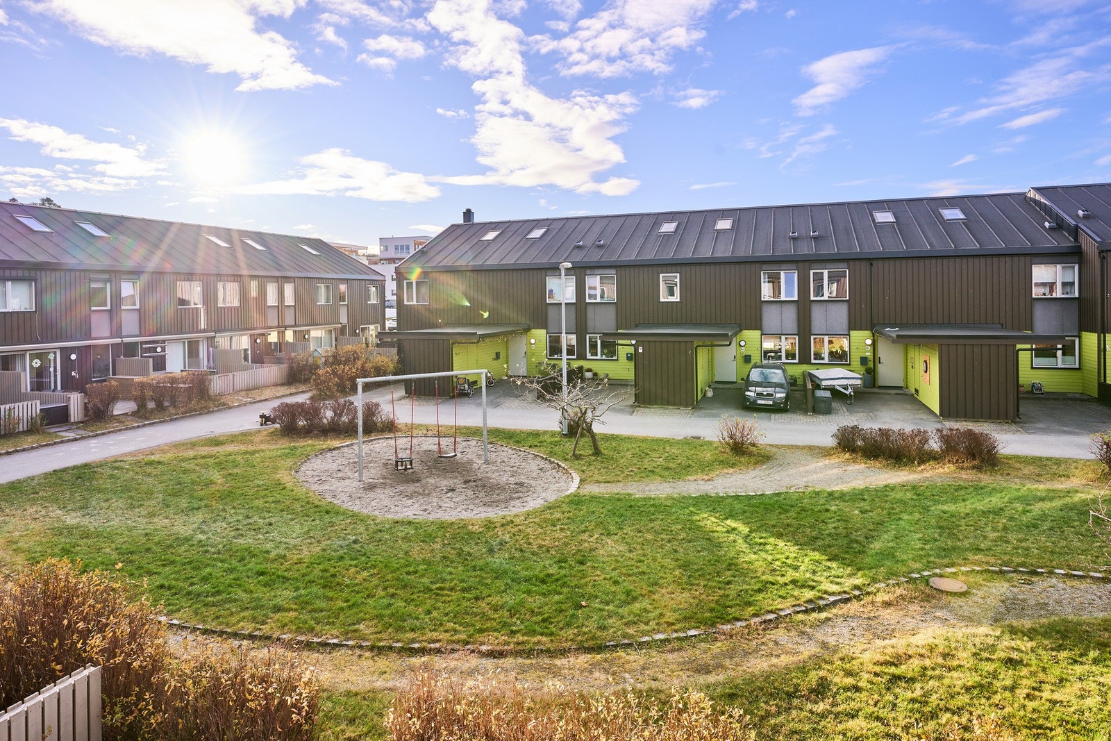 Felles bakhage sett fra vindu i 2. etasje Galleribilde