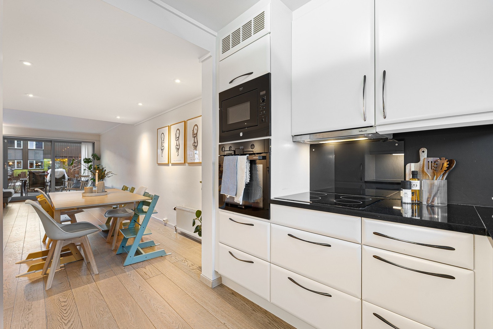 Kjøkkenet ligger i enden av 1. etasje og har fått tilstandsgrad 1 av takstmann Galleribilde