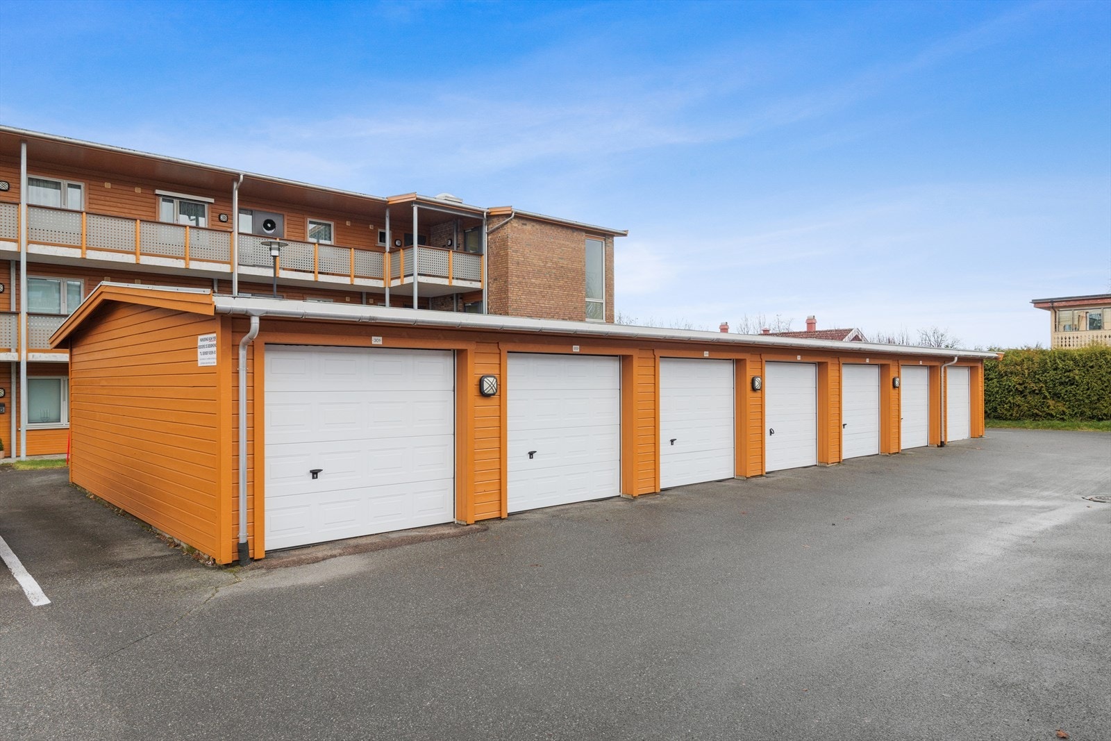 Det følger med garasje. Galleribilde