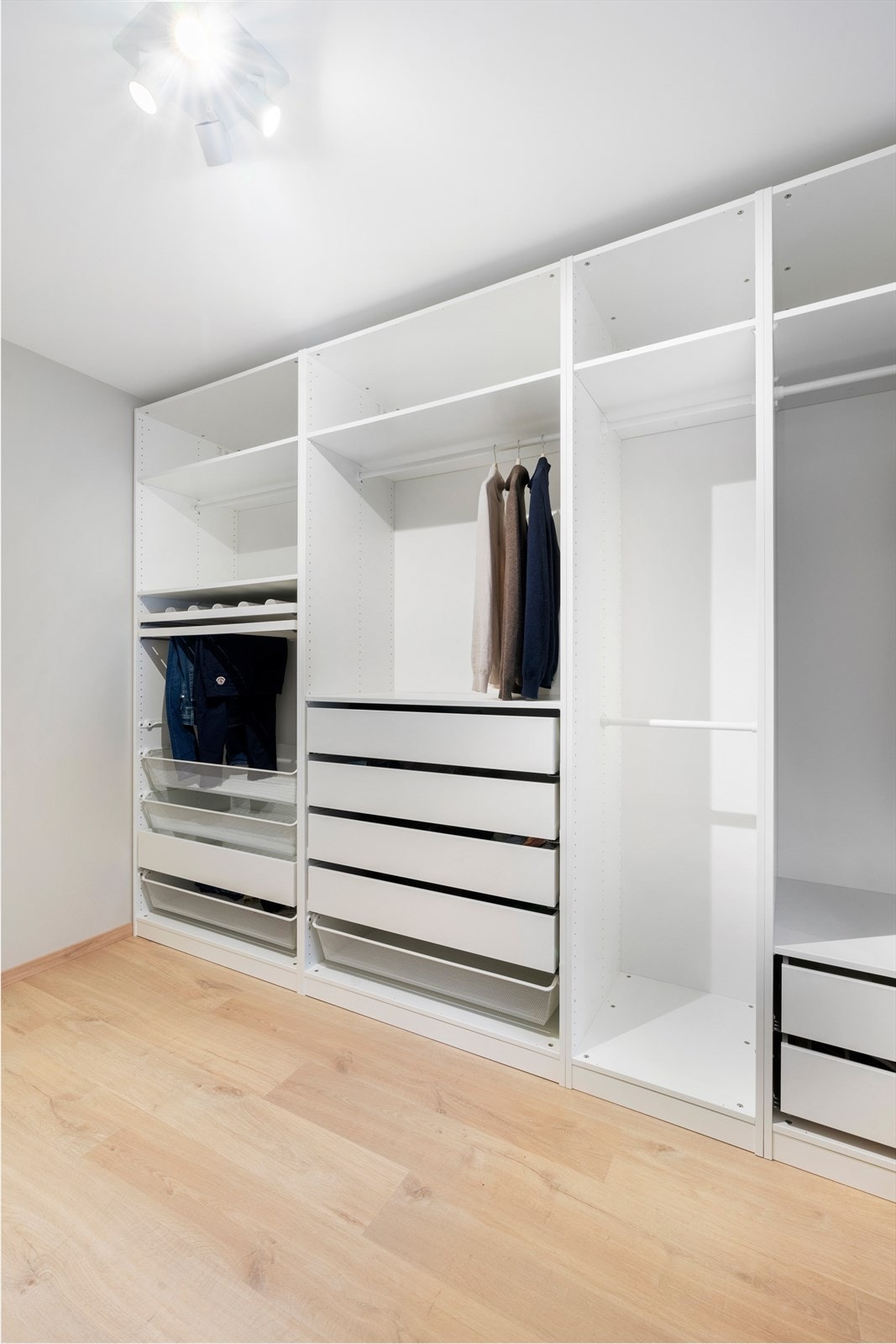 Her har man god plass til å lagre det man trenger. Galleribilde