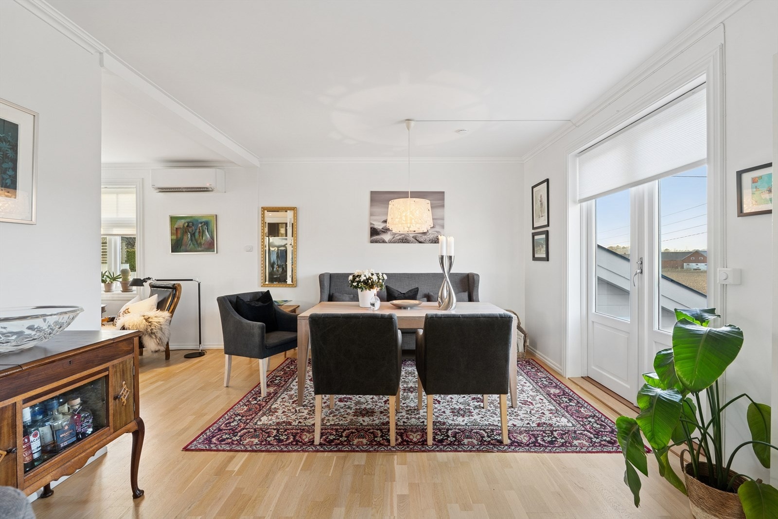 Det ble montert varmepumpe i 2022 som sikrer et behagelig klima året rundt. Galleribilde