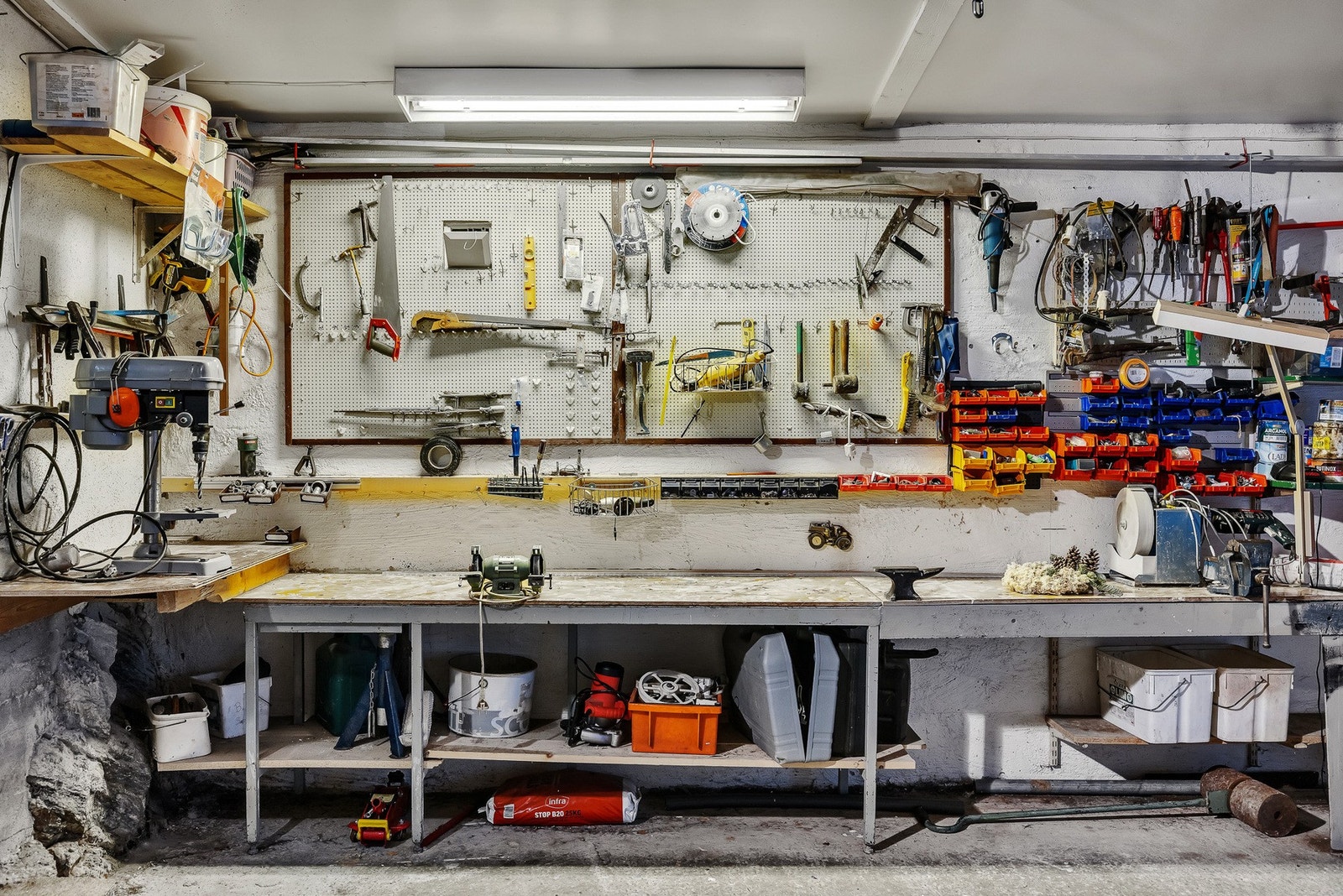 Plass til å jobbe i garasjen. Galleribilde