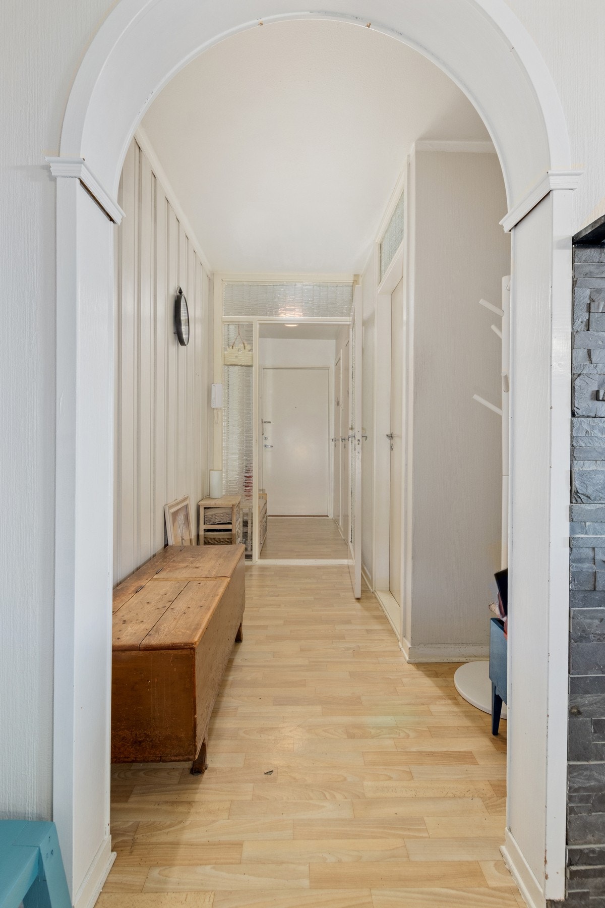 Sett fra stue og mot gang. Galleribilde