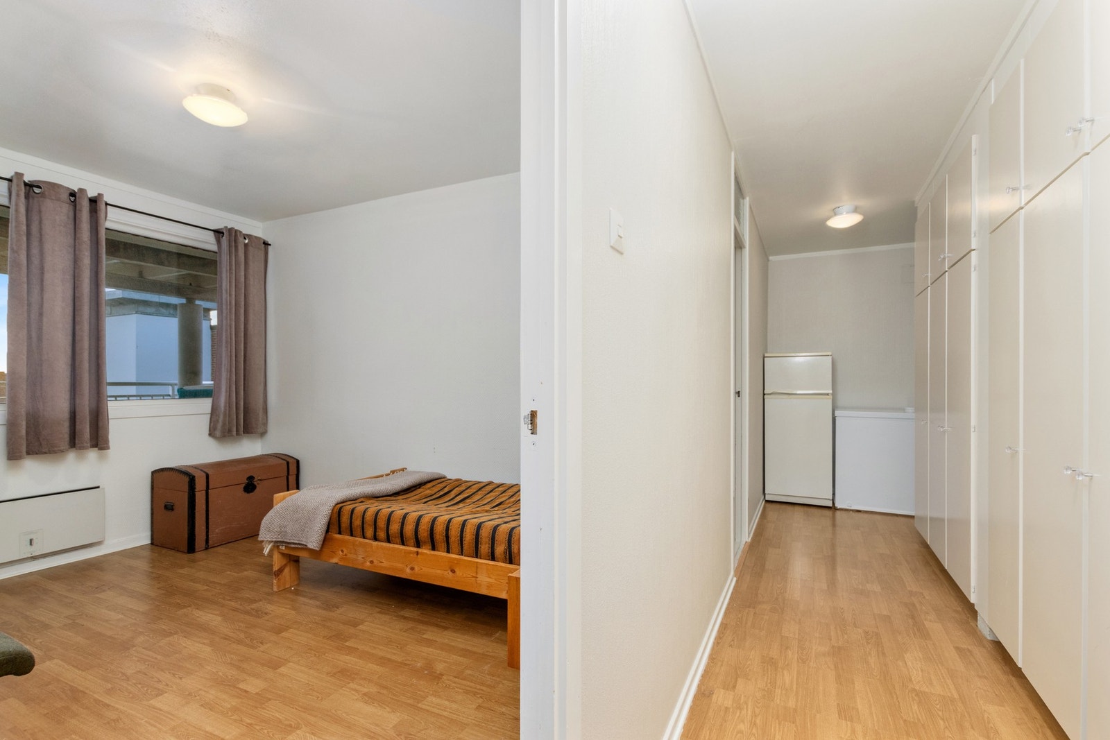 Soverom 2 - masse lagringsplass på høyre side. Galleribilde