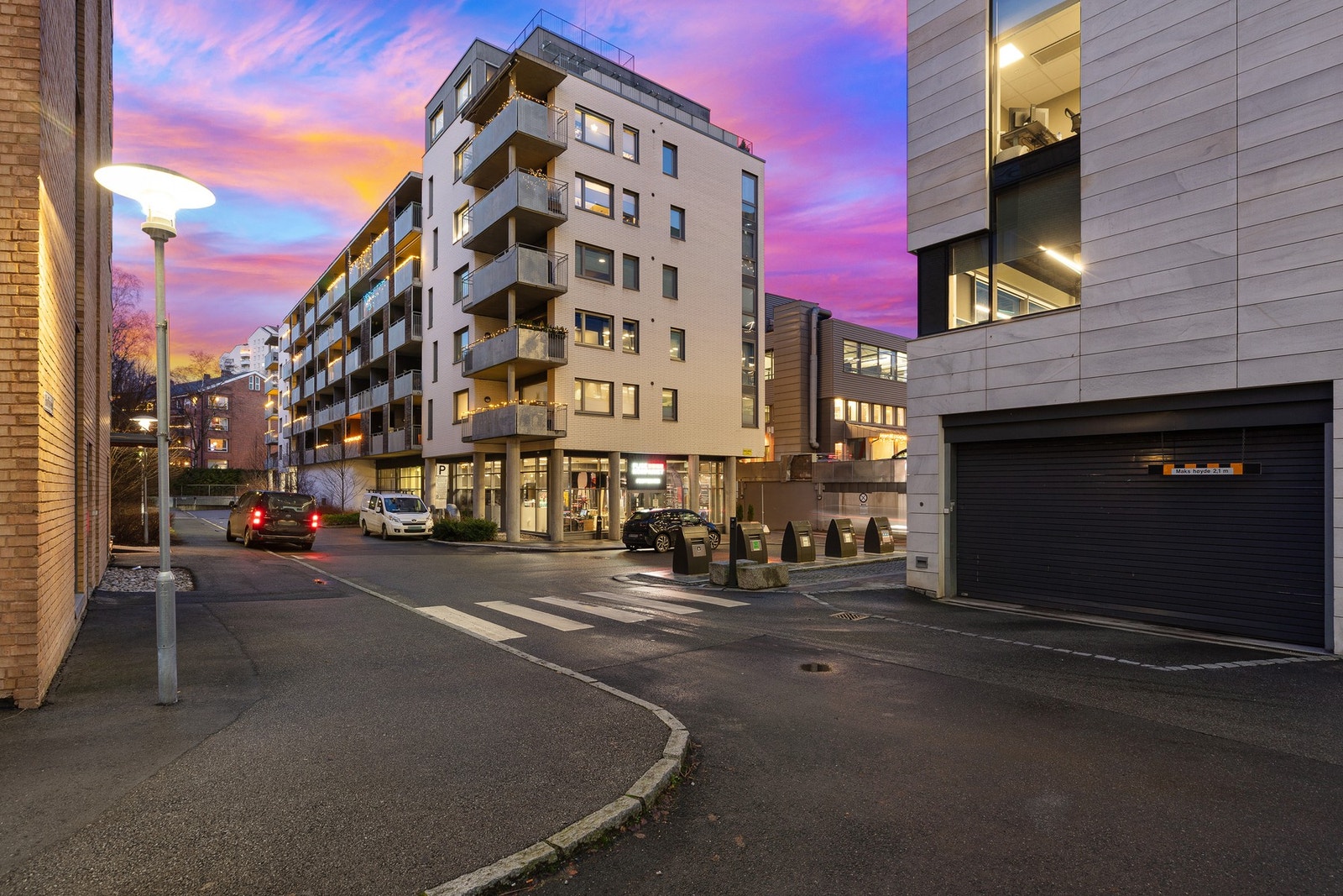 Den aktuelle leiligheten ligger sentralt til i et hyggelig nærområde på Hoff/Skøyen. Galleribilde