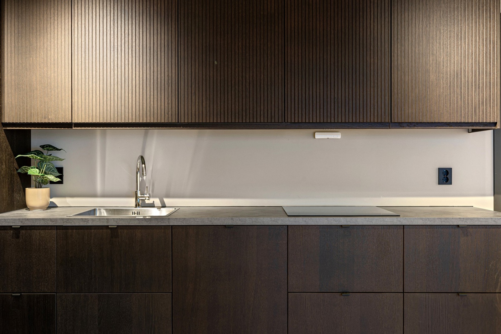 Kjøkkenet er nytt fra 2025 og har ingen bemerkninger i takstrapporten med TG0 på alle punkter. Galleribilde