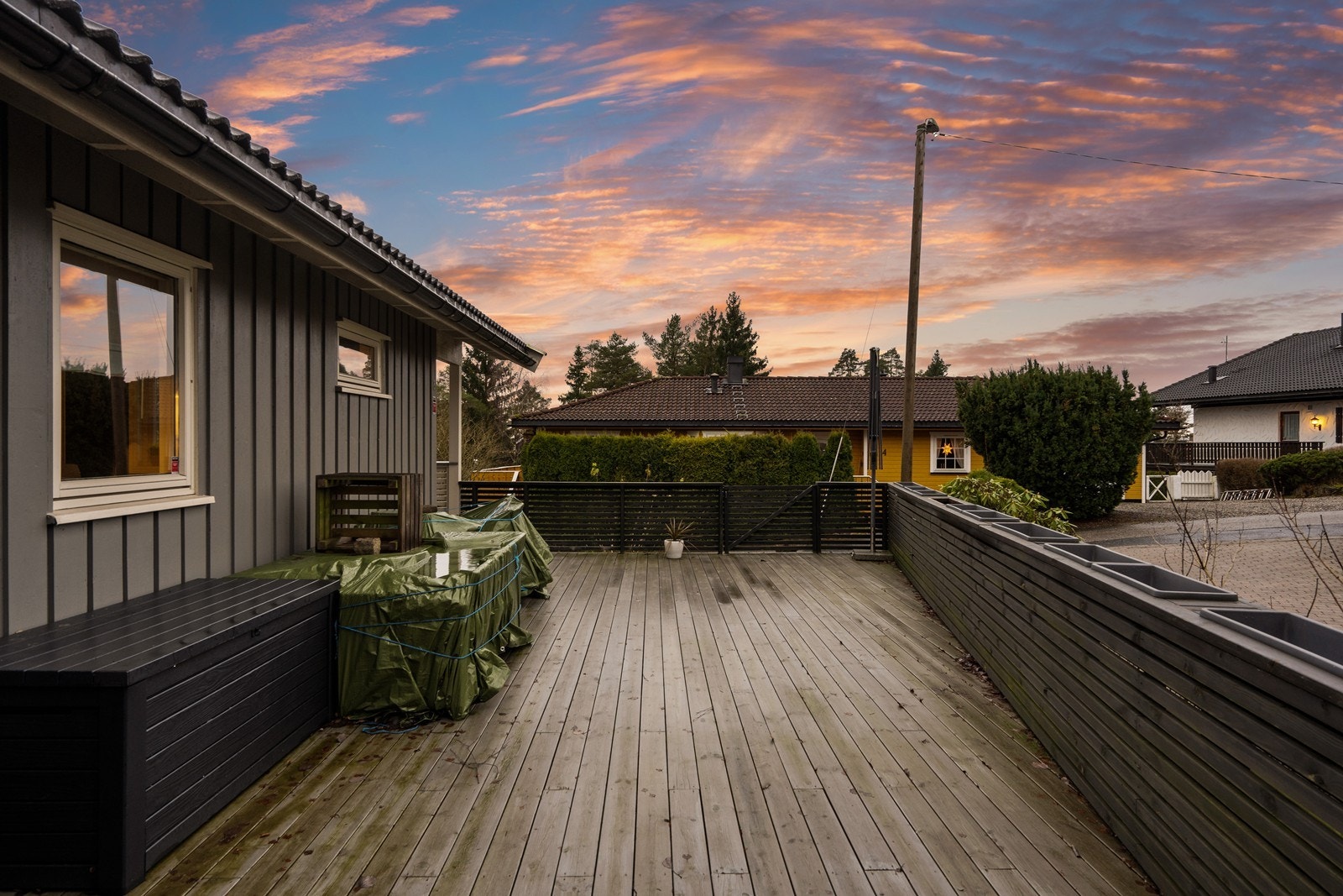 Stor solrik verandaen på 75 kvm. Galleribilde