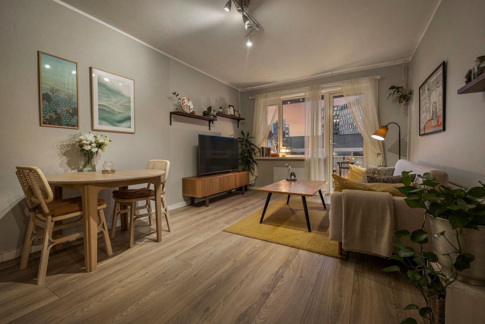 PrivatMegleren Infinita ved Bent W. Johansen har gleden av å presentere Agmund Bolts vei 56! (Foto: Marika Mørkestøl) Galleribilde