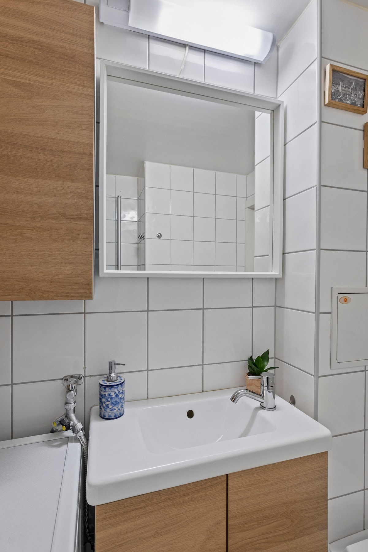 Det finnes et skap til ekstra oppbevaring, som sammen med servanten er nytt fra 2024 Galleribilde