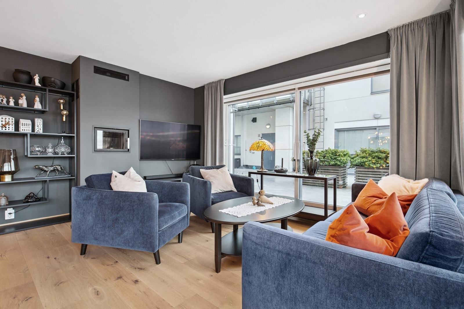 Stuen har vedfyring Galleribilde