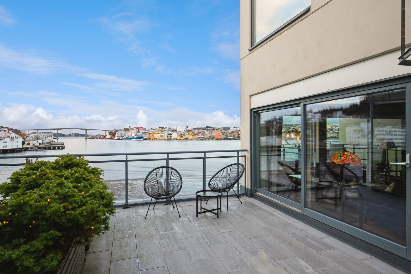 Uteplass nr 2 Galleribilde