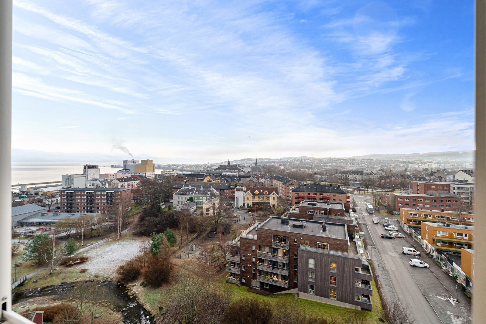 Fra balkongen har man naturligvis nydelig utsikt mot både Trondheimsfjorden og Trondheim sentrum. Galleribilde