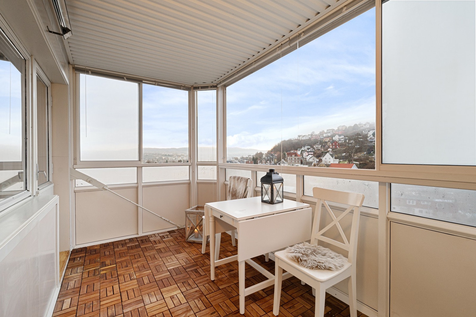 Her er det bra med plass til utemøblement. Galleribilde