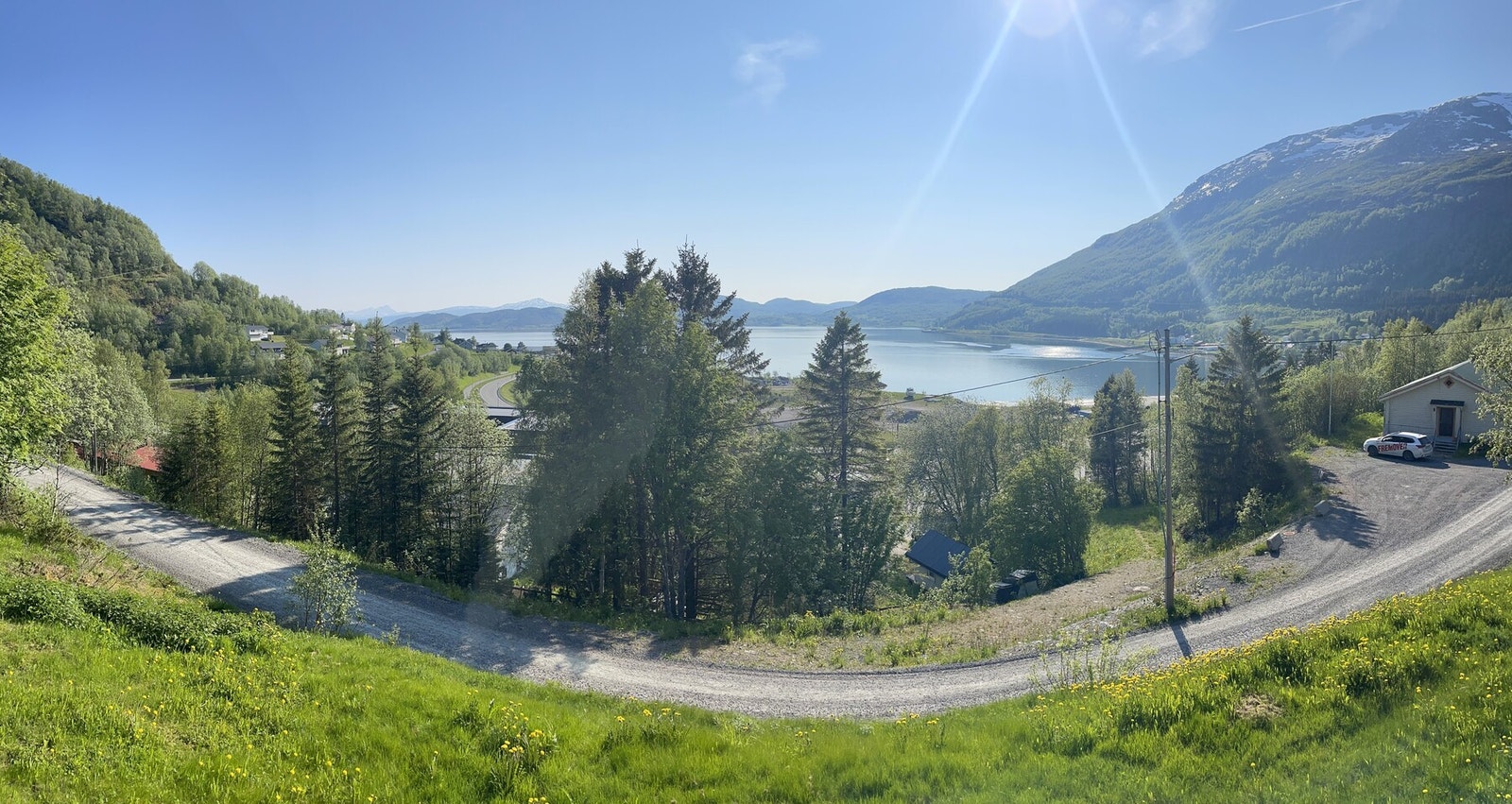 Idyllisk beliggenhet med god solgang. (Bilde tatt av selger). Galleribilde