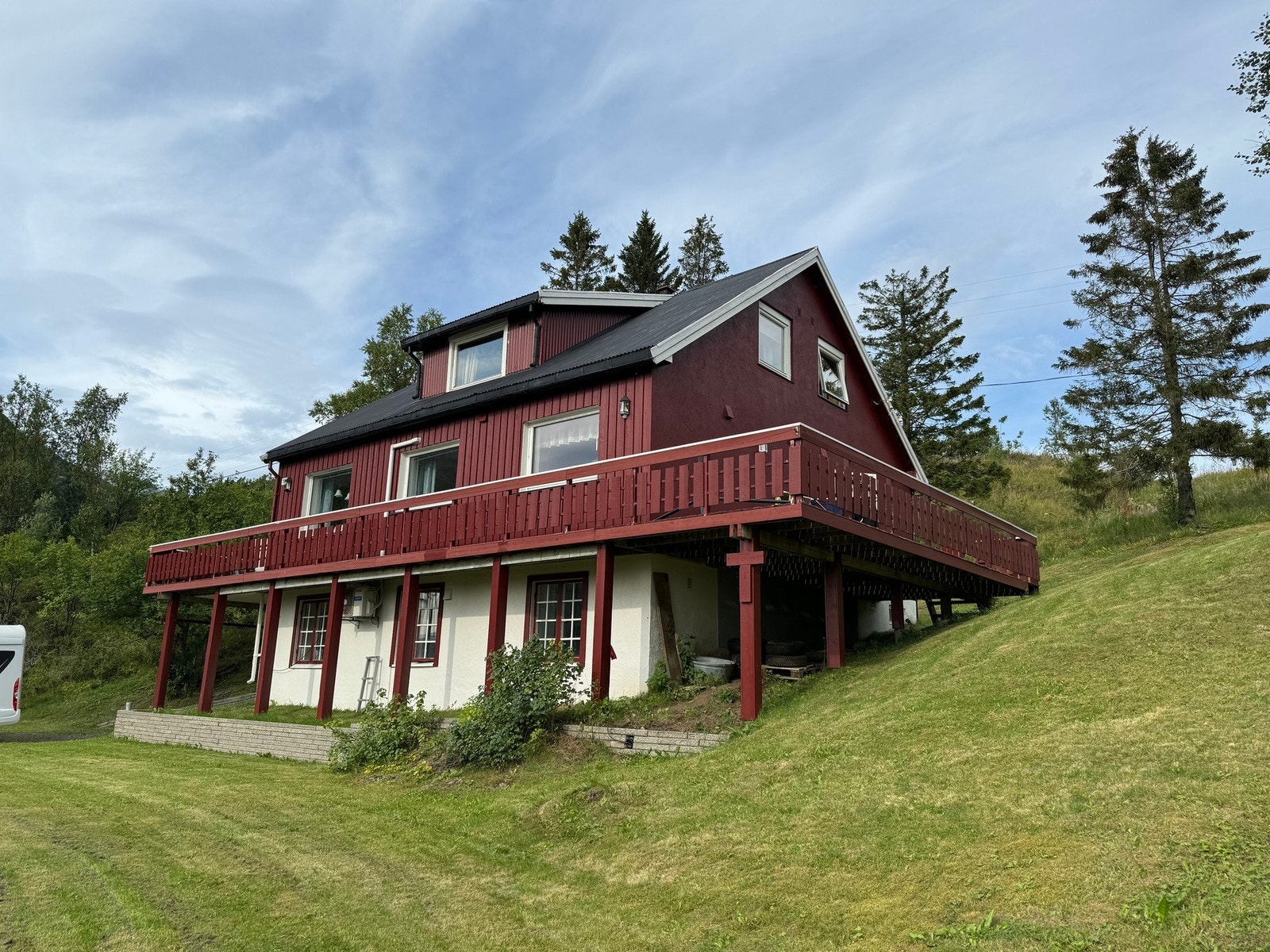 Sommerbilde tatt av selger. Galleribilde