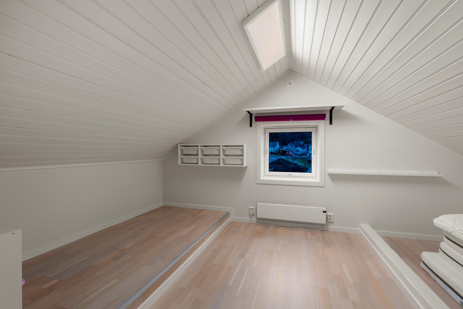 Oppholdsrom/bod i 3. Etasje. Galleribilde