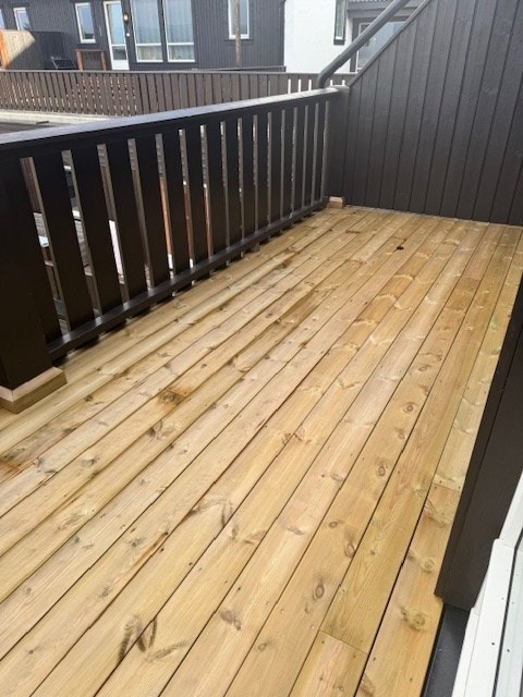 Selgers foto etter at det ble lagt nytt gulv på terrassen. Galleribilde