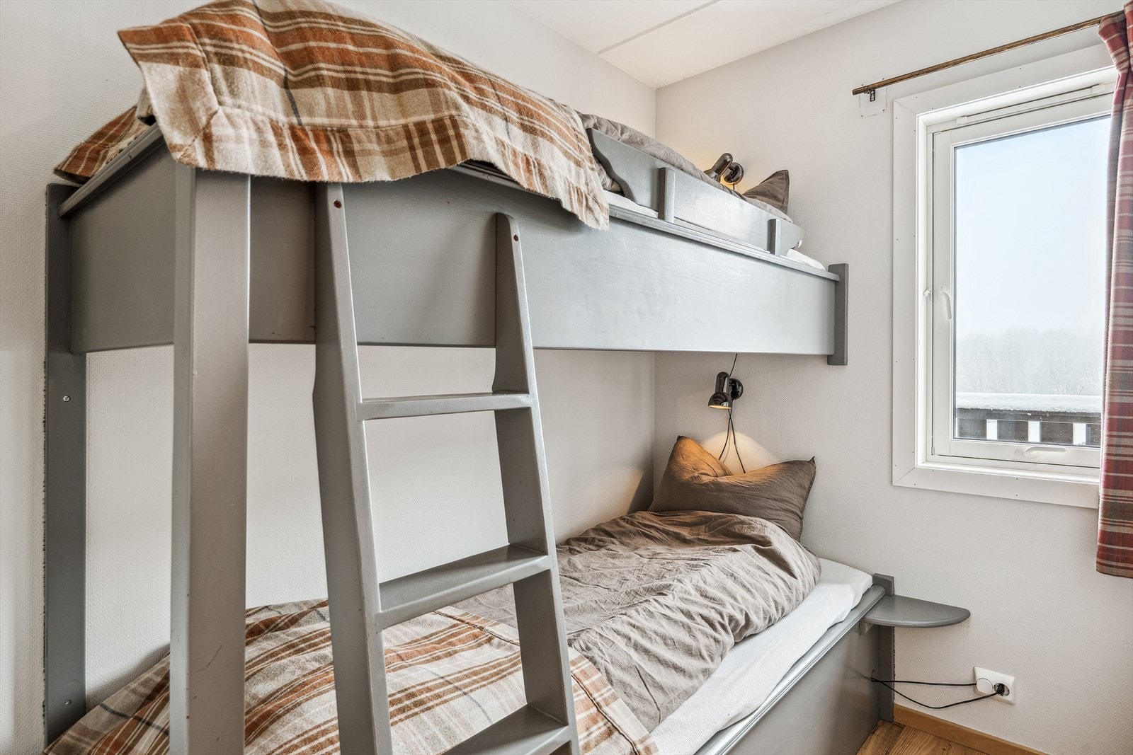 Soverom 2 med plassbygd køye. Galleribilde