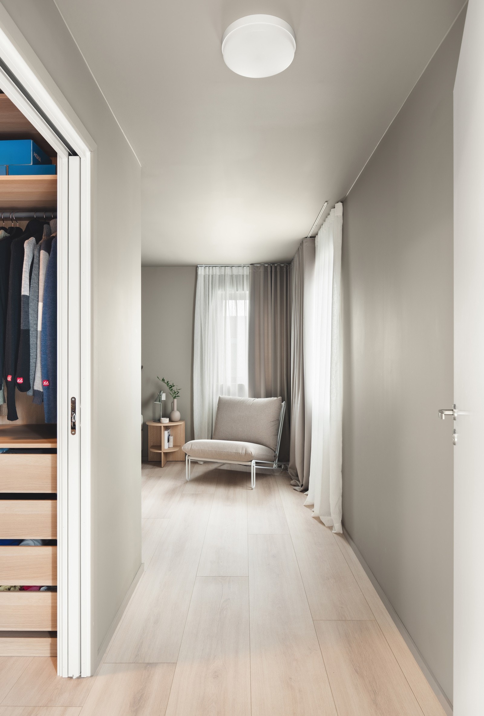 Hovedsoverommet har egen walk-in-garderobe. Galleribilde