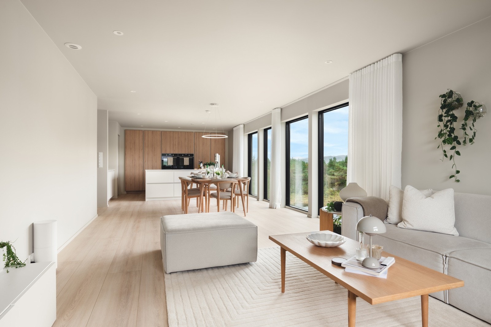 Boligen holder en tidsriktig standard med gjennomførte løsninger og høy kvalitet. Galleribilde