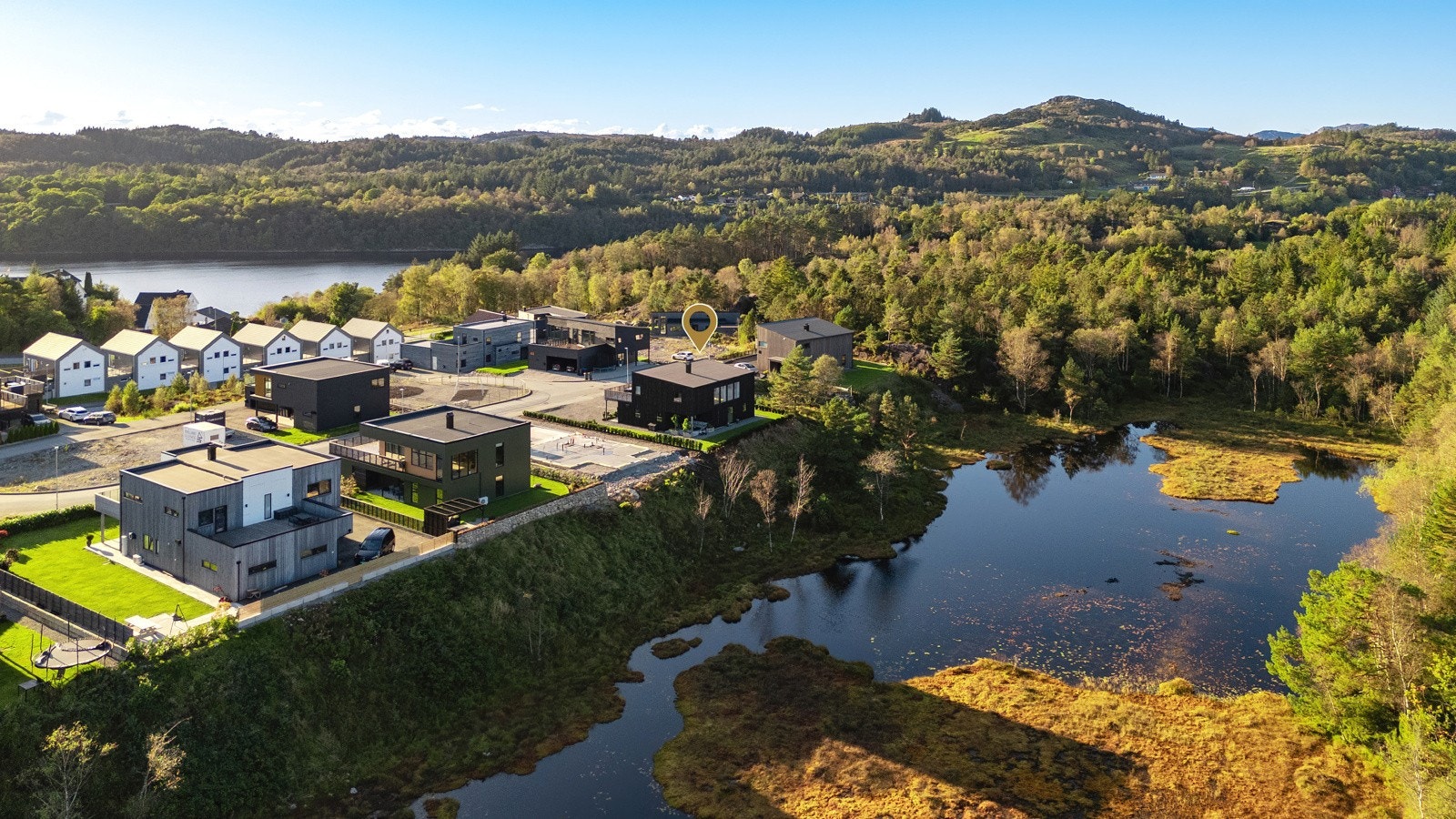 Området byr på flotte turmuligheter, og feltet har nærhet til sjøen - perfekt enten du ønsker en dukkert på varme sommerdager eller å prøve fiskelykken. Galleribilde
