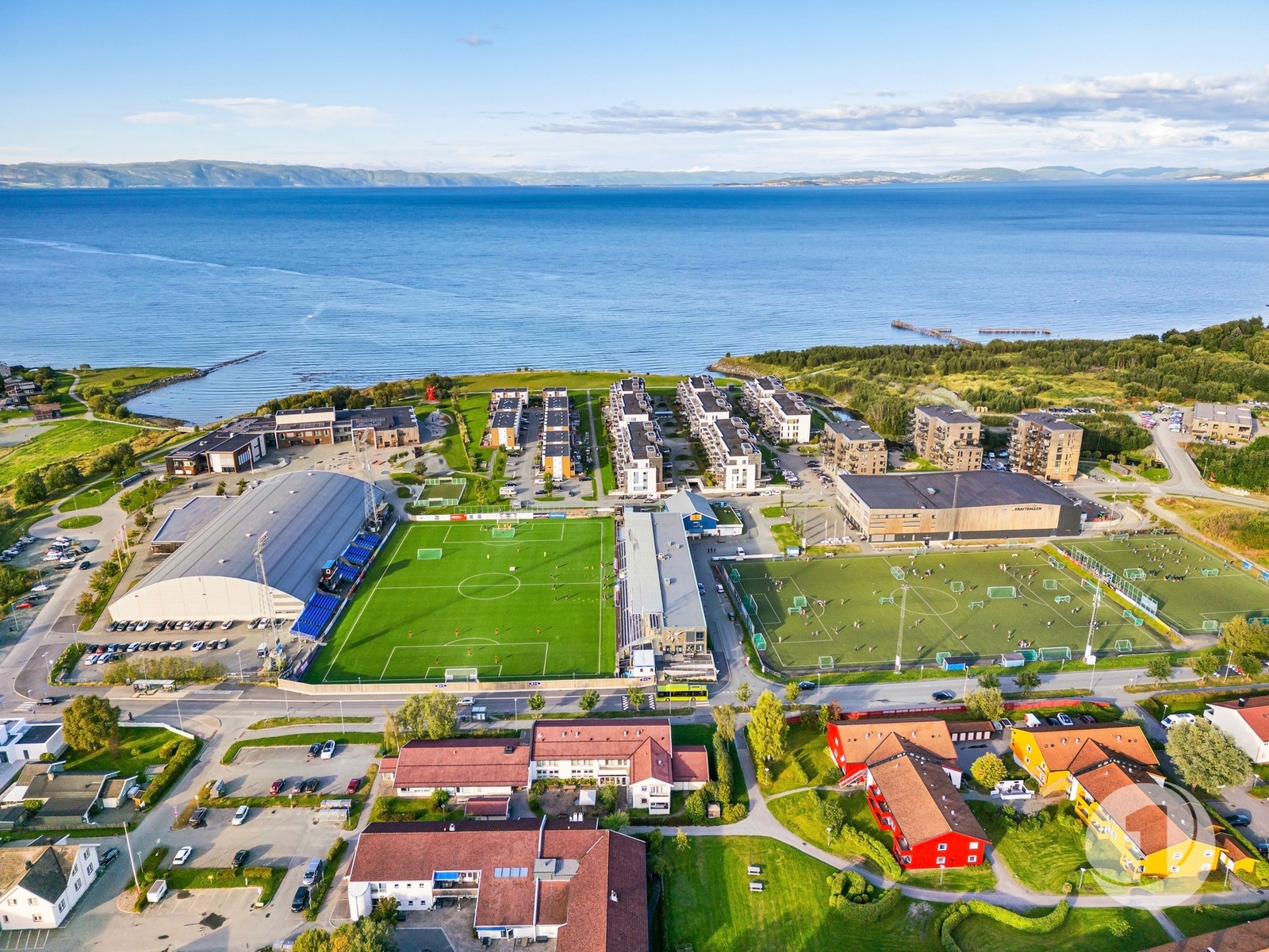 Ranheim/Ranheimsfjæra med alle sine fasiliteter er også bare en kort spasertur unna sameiet. Galleribilde