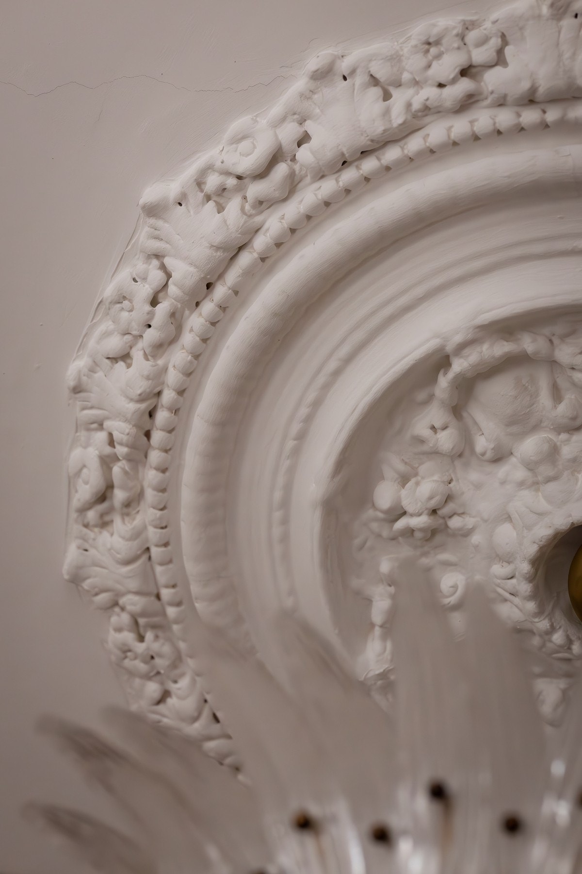 Nydelig stukkatur i himling på hovedsoverom. Galleribilde