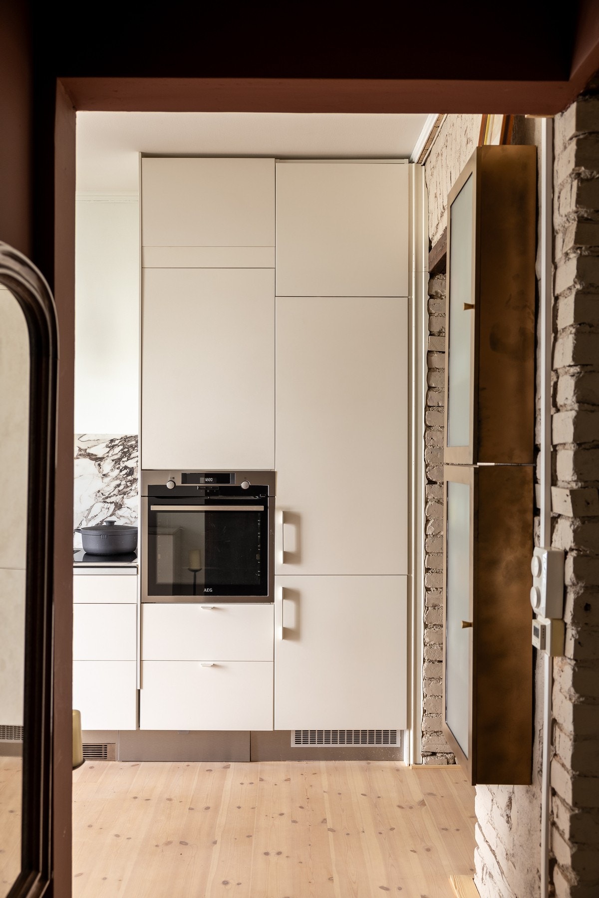 Fra stuen er det adkomst til kjøkkenet. Galleribilde