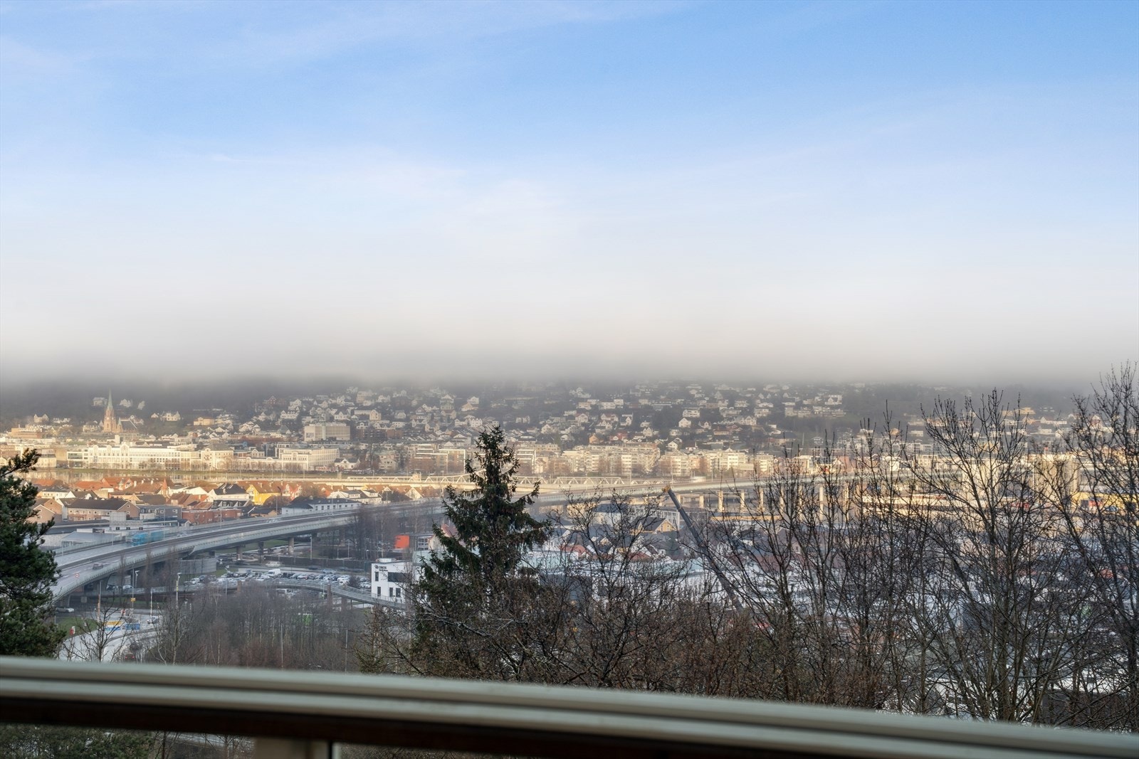 Fra stuen kan man nyte fantastisk utsikt! Galleribilde