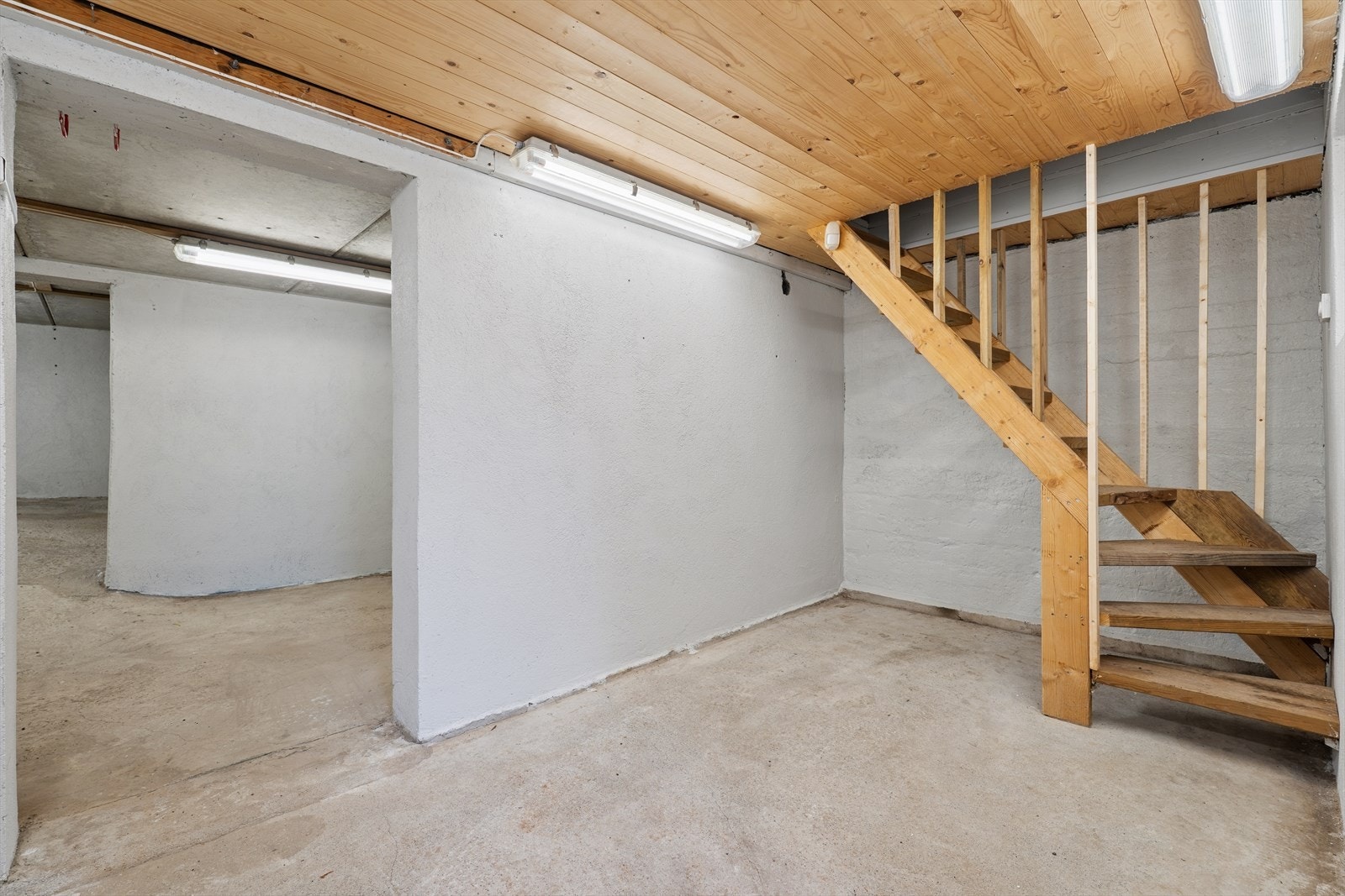 Under garasjen har man også svært god lagringsplass. Galleribilde