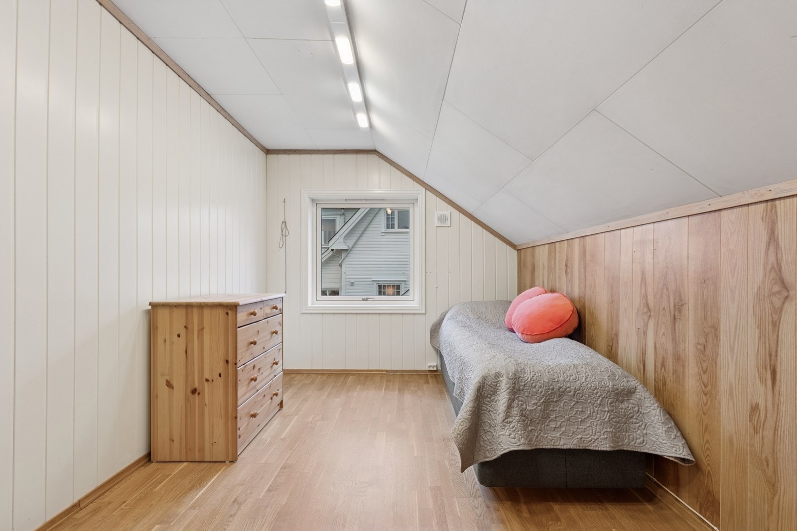 Soverom 3 passer godt som barnerom, gjesterom, kontor eller lignende. Galleribilde