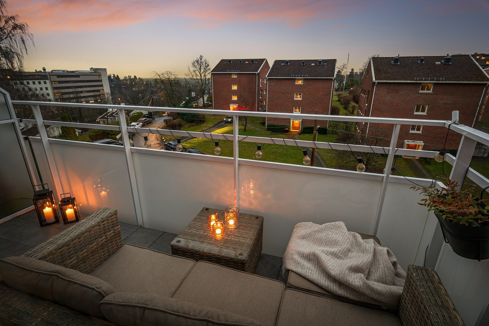 Området består av en hyggelig kombinasjon av småhus- og leilighetsbebyggelse Galleribilde