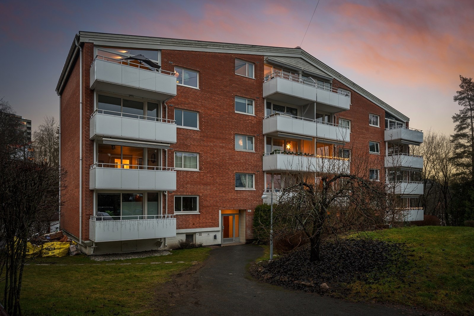 Leiligheten har en attraktiv beliggenhet på Ullernåsen - et veletablert og ettertraktet boligområde Galleribilde