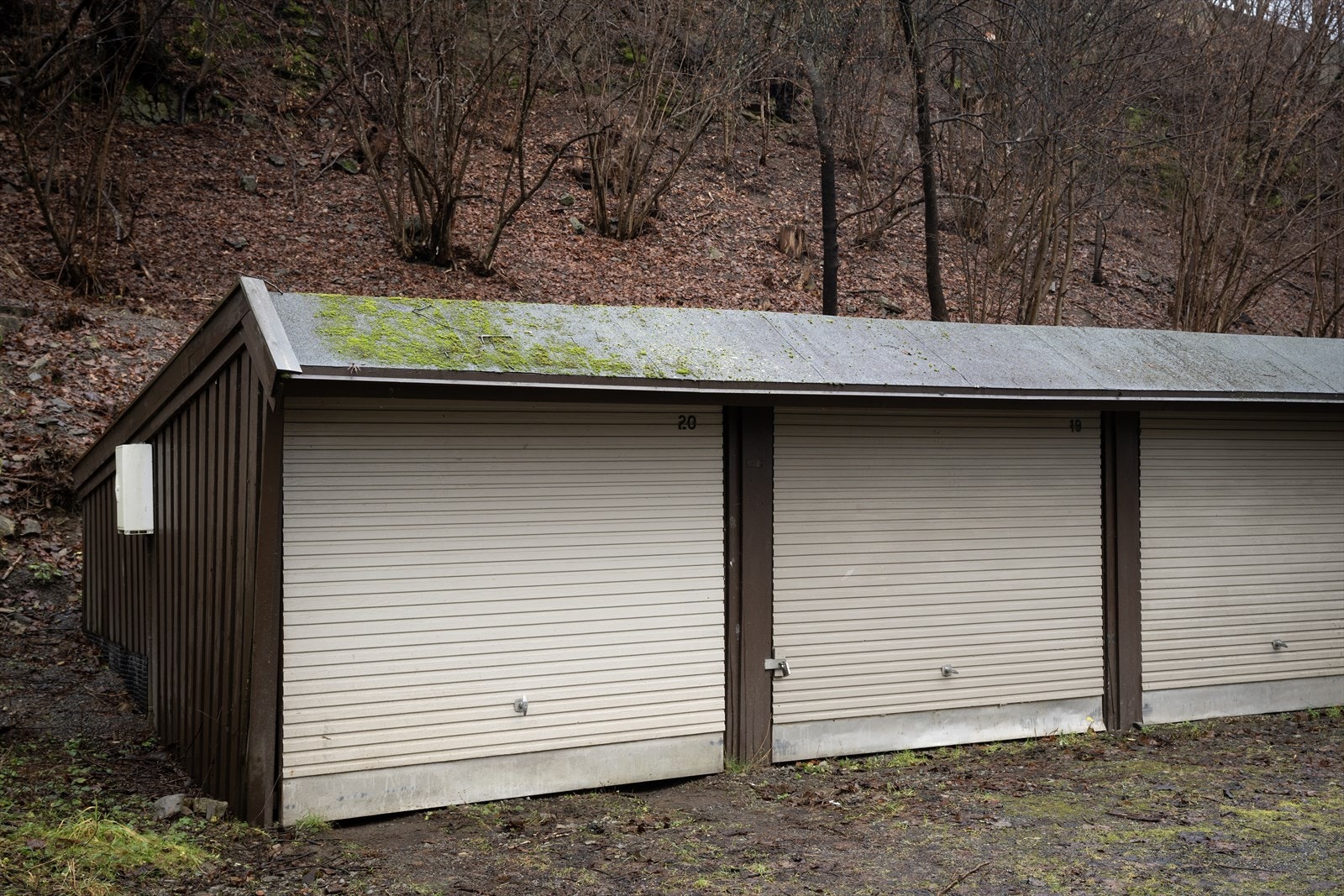 Tilhørende boligen medfører garasjeplass nr. 20 Galleribilde