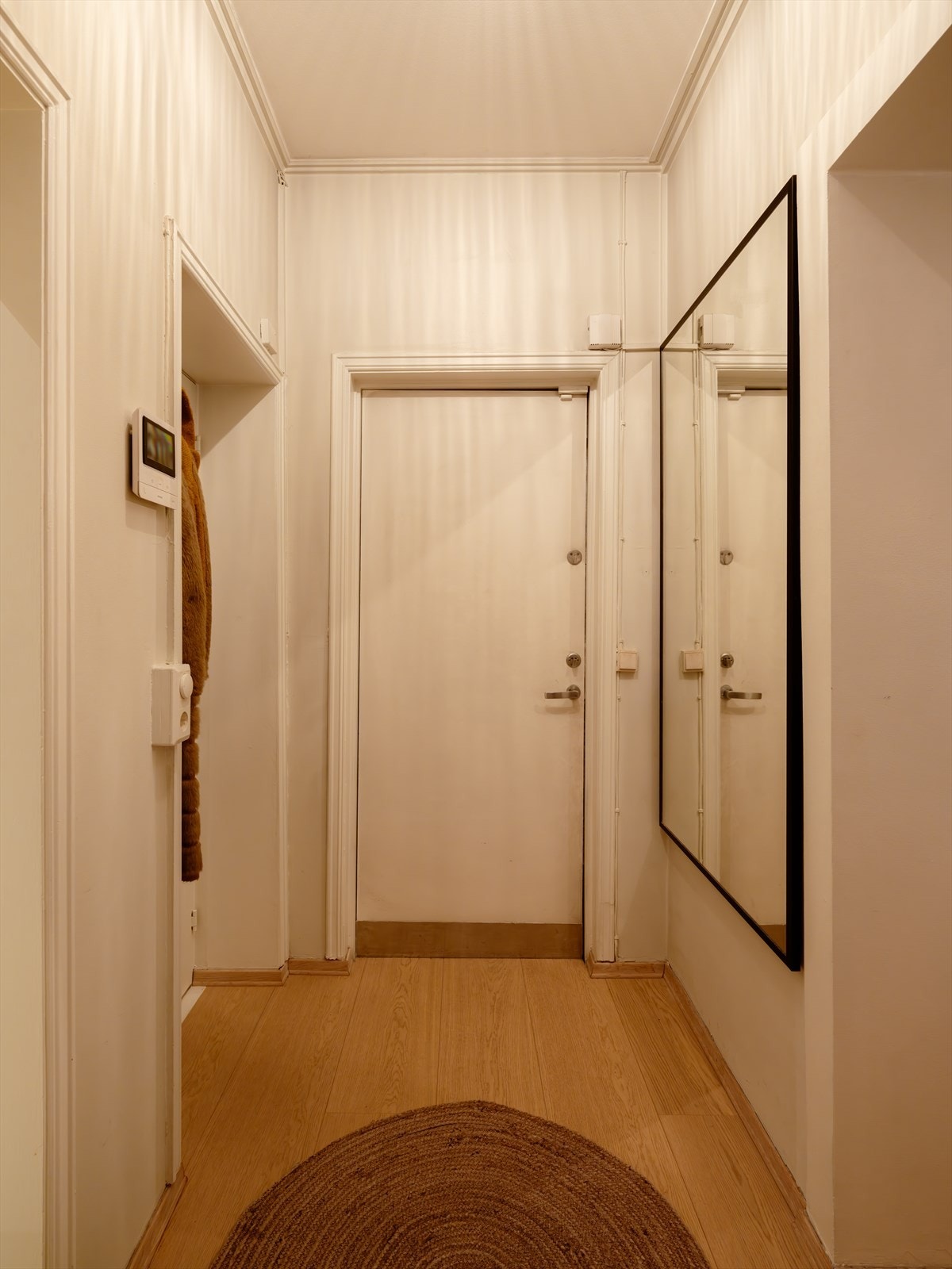 Leiligheten har egen inngang. Velkommen inn! Galleribilde