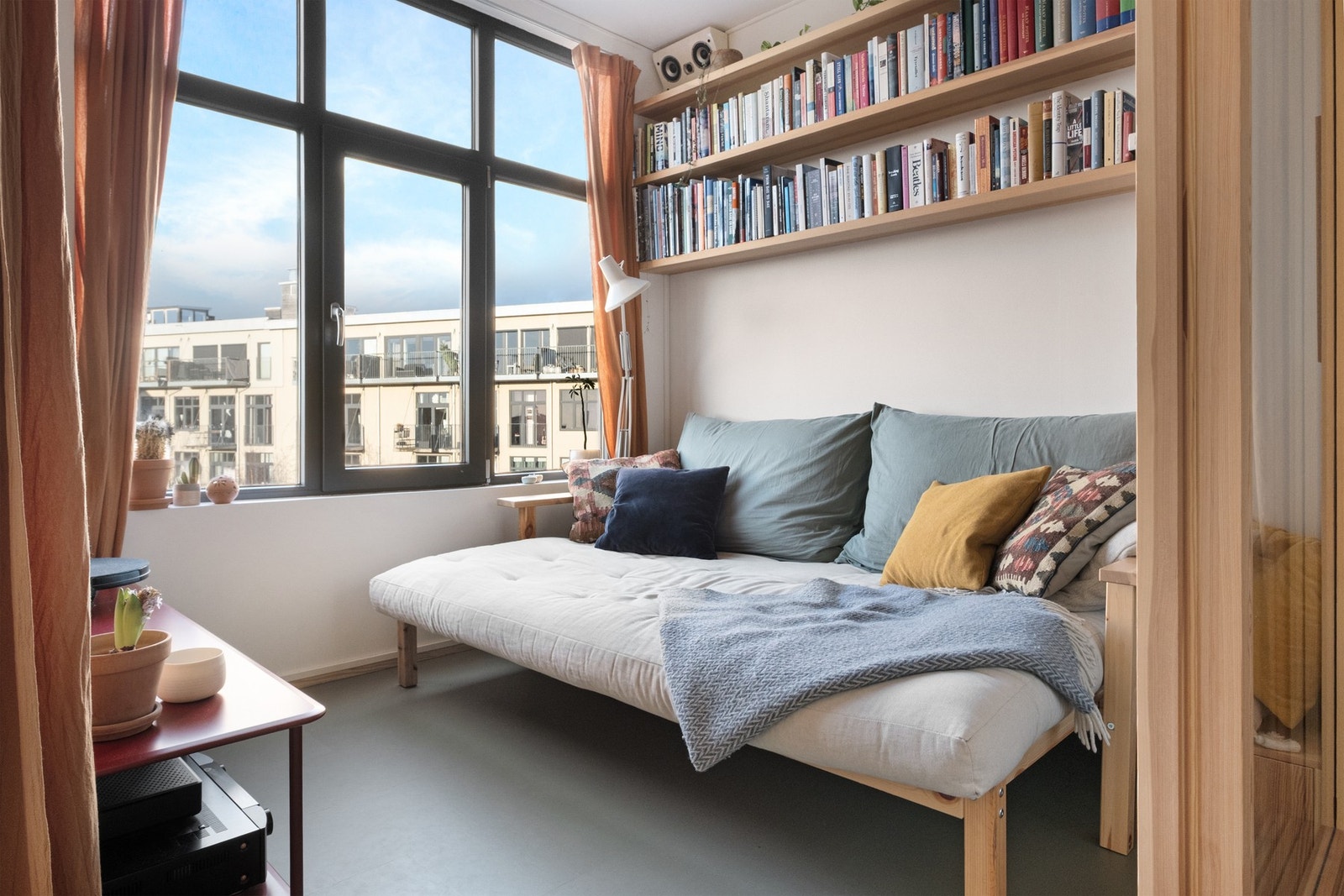 Selv med en daybed er det fortsatt god plass her. Galleribilde