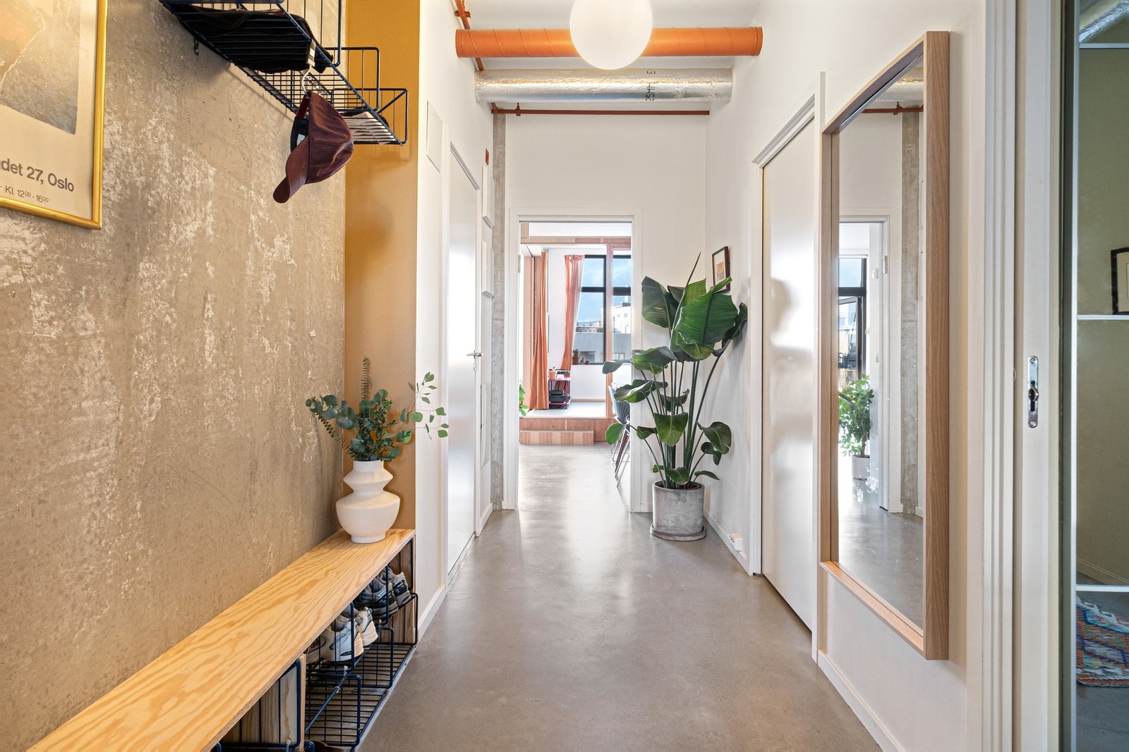 Innbydende entrè som gir et svært godt førsteinntrykk! Galleribilde