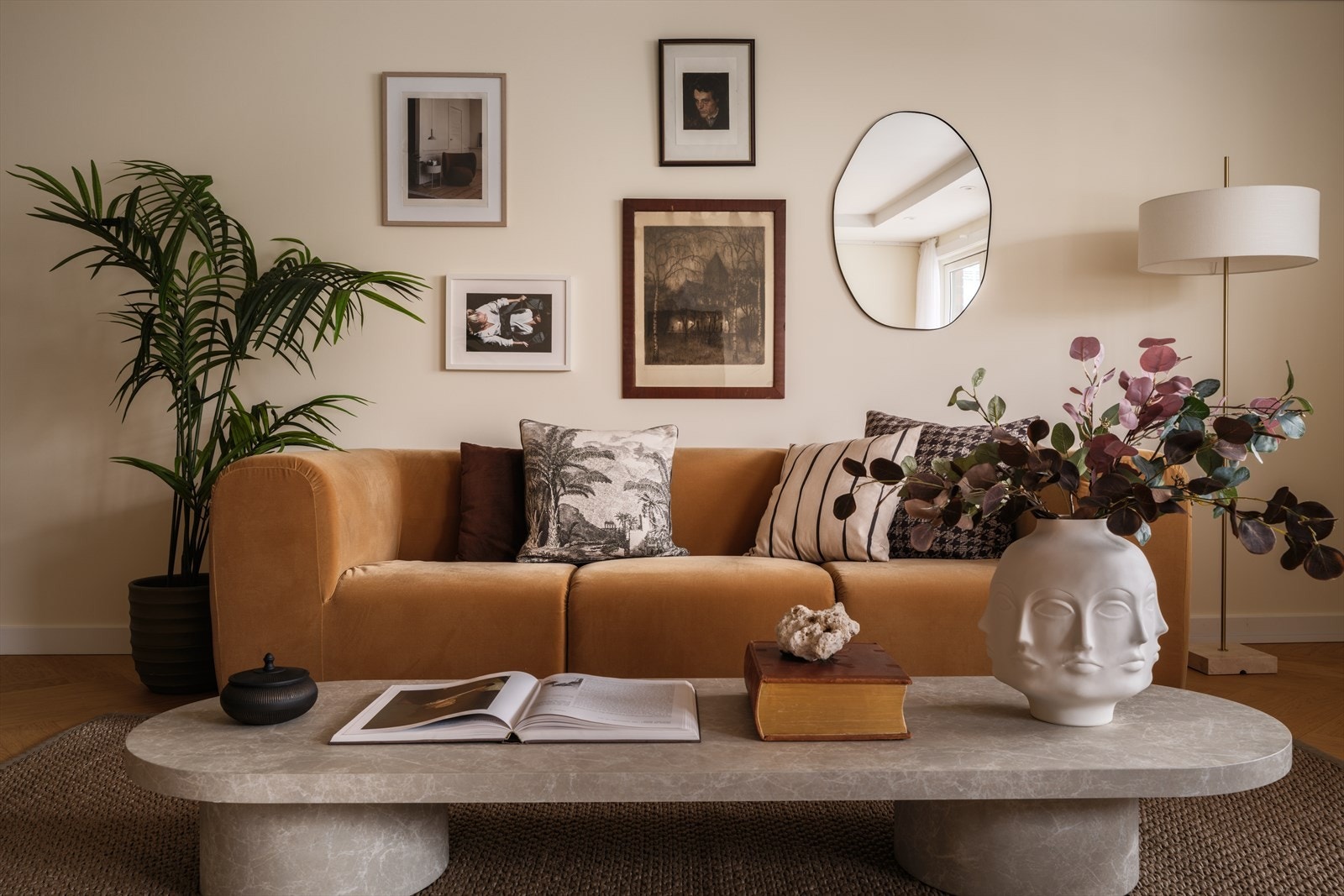 Moderne stue med flere innredningsmuligheter Galleribilde