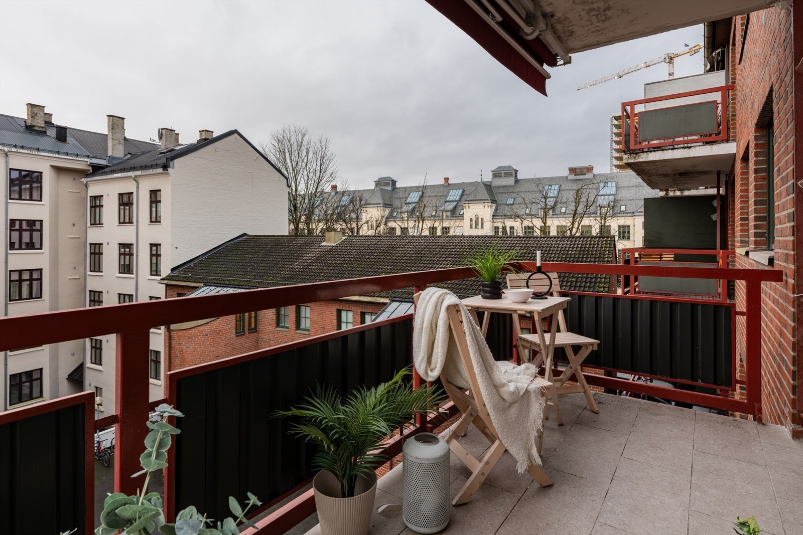 Sørvestvendt balkong med gode solforhold Galleribilde