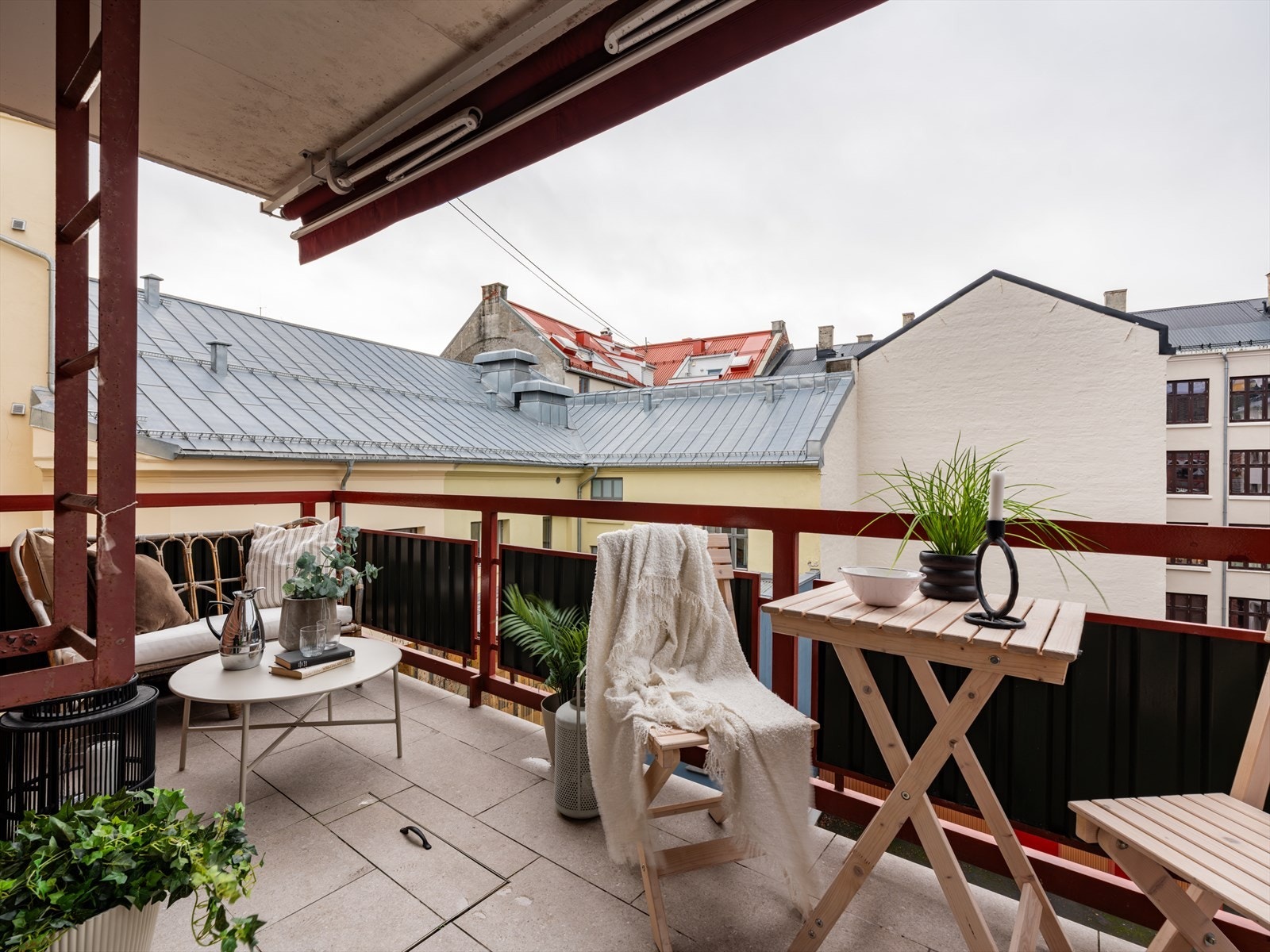 Leiligheten har en stor sydvestvendt balkong på 7 kvm med gode solforhold, vendt mot rolig bakgård Galleribilde