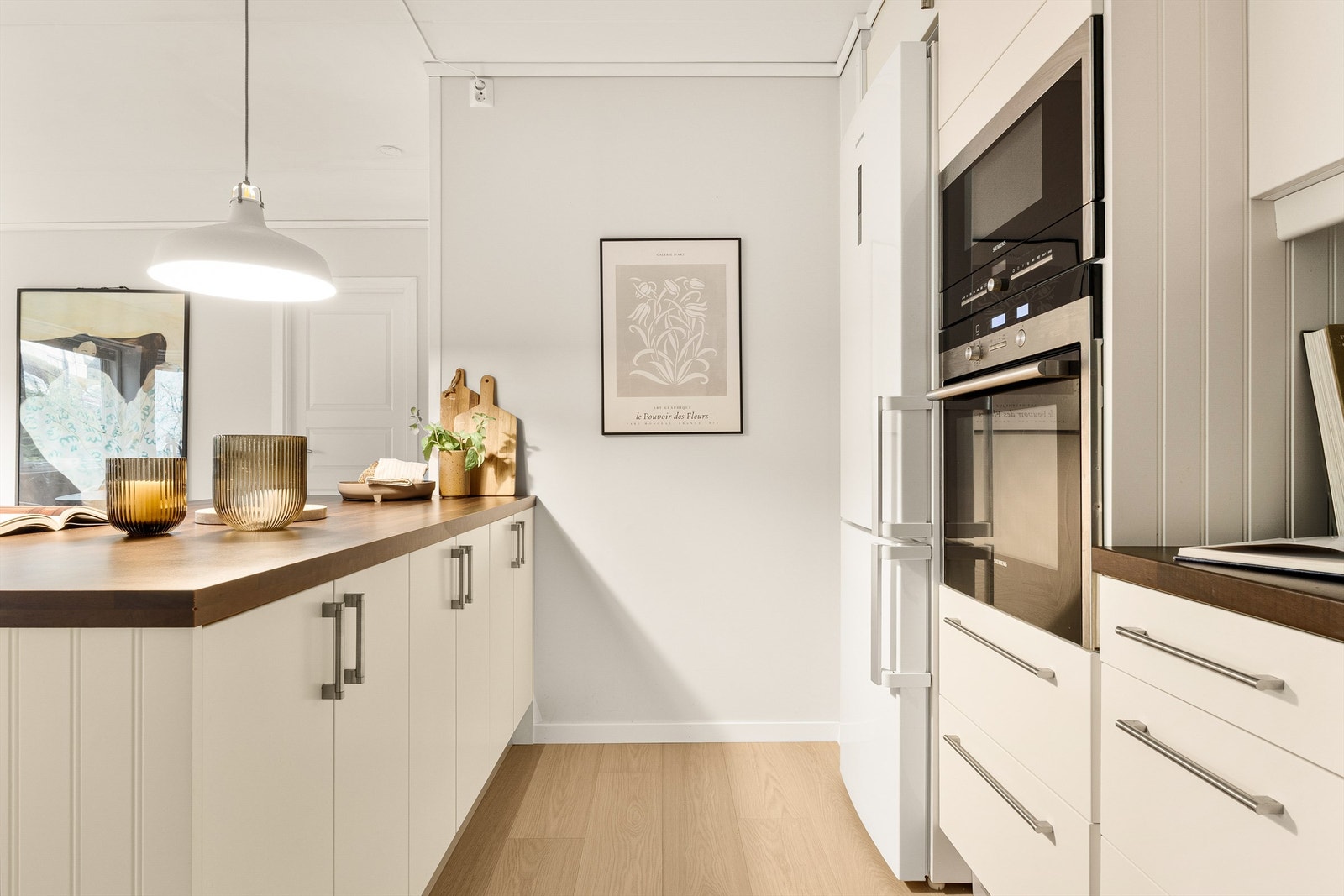 Kjøkkenøyen kan også brukes som spiseplass eller for å tilberede maten. Galleribilde