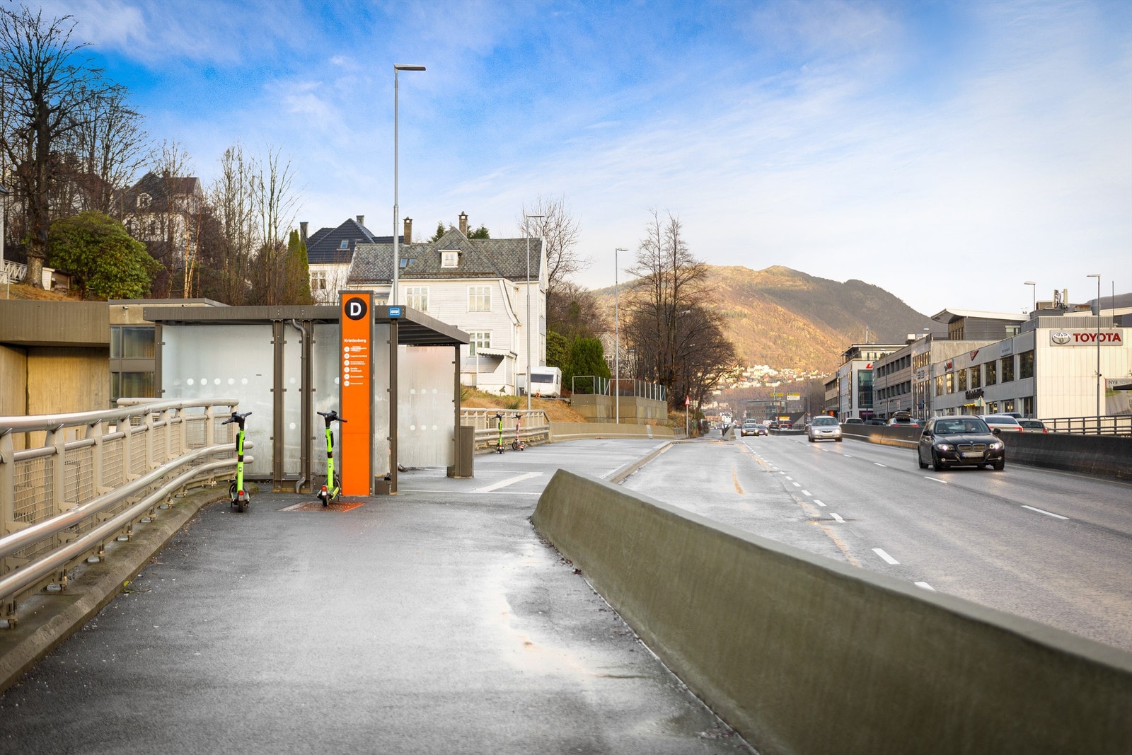 Fra Kristianborg går busslinje 14, 26, 51, 67, 82 & 600 mot Bergen Sør/Lagunen Galleribilde