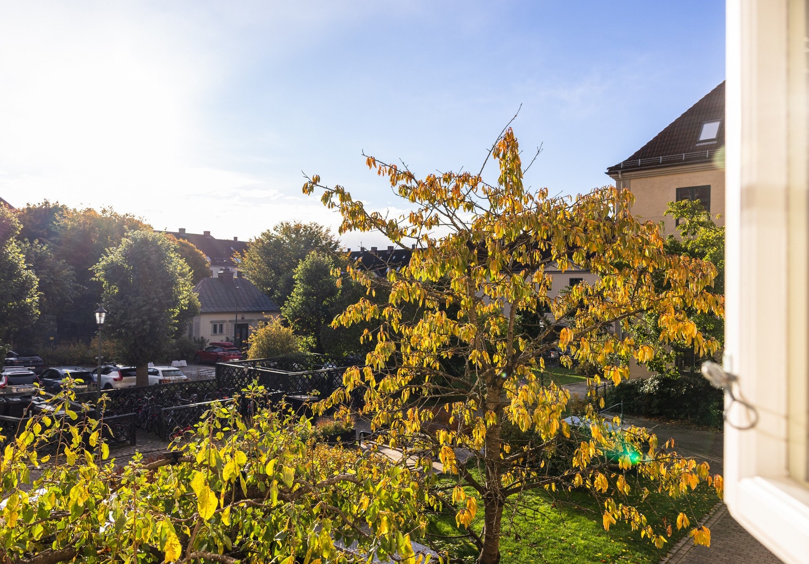 Vinduene gir et flott utsyn og her finner du virkelig roen. Galleribilde