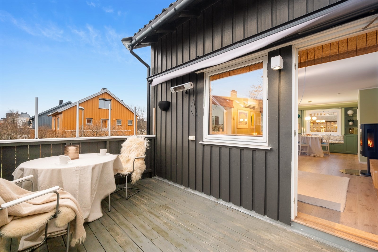 Fra stuen er det videre utgang til en flott og solrik balkong. Galleribilde