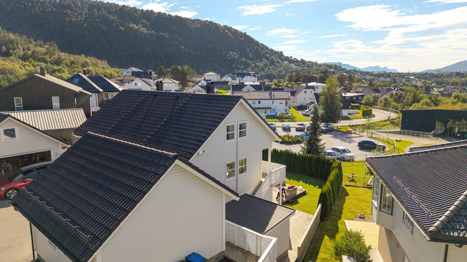 Dronebilde av fasade mot nordvest Galleribilde