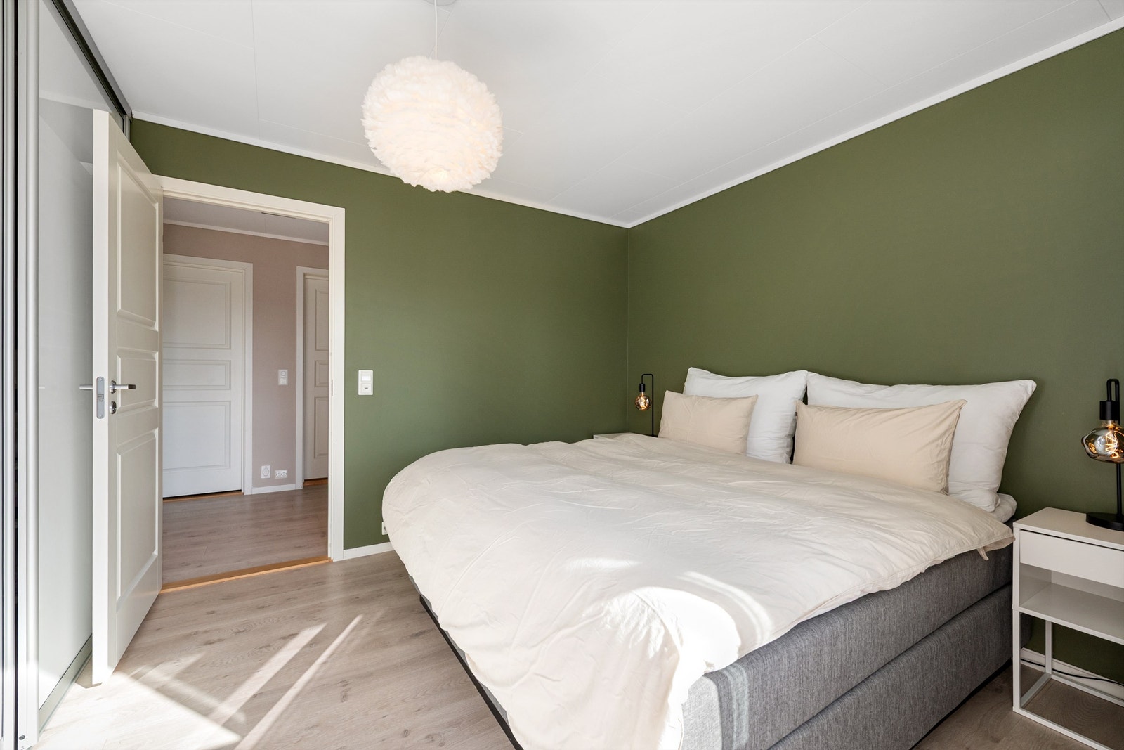 Hovedsoverom i underetasje Galleribilde