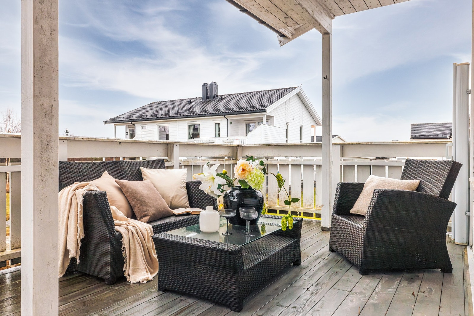 Til sammen utgjør begge balkongene hele 40 kvadratmeter! Galleribilde