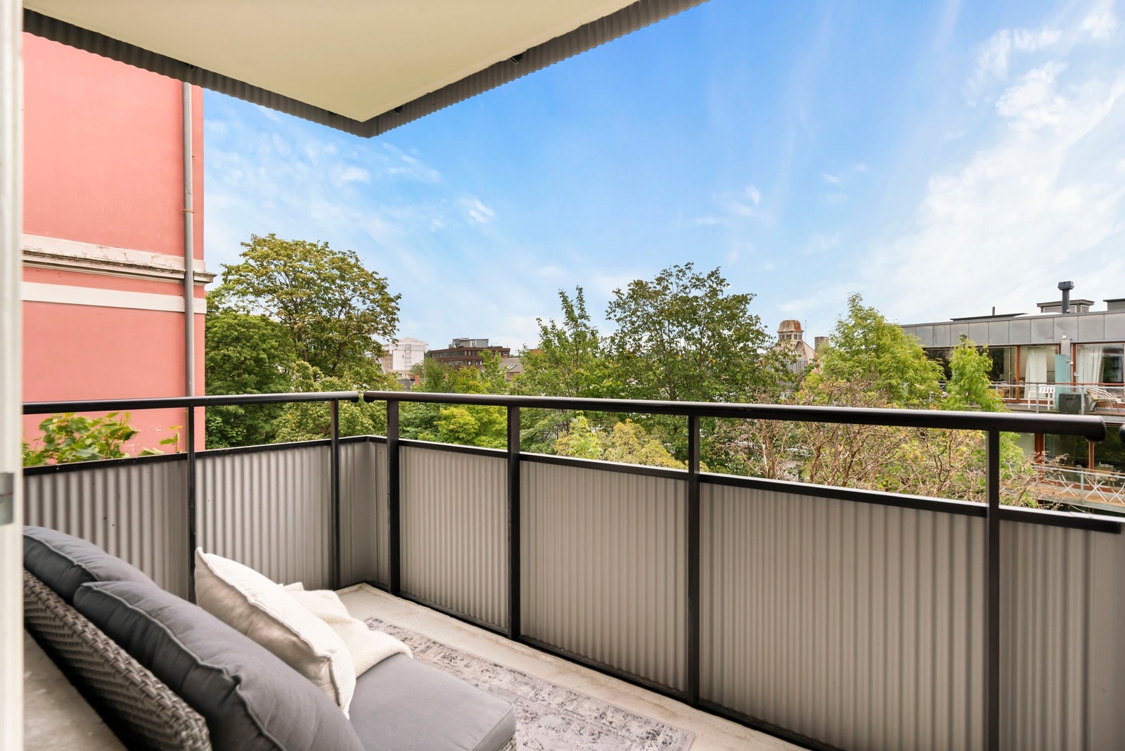 Tor Martin Tinderholt v/Privatmegleren Aksept har gleden av å presentere Rosenborggata 1A! Galleribilde