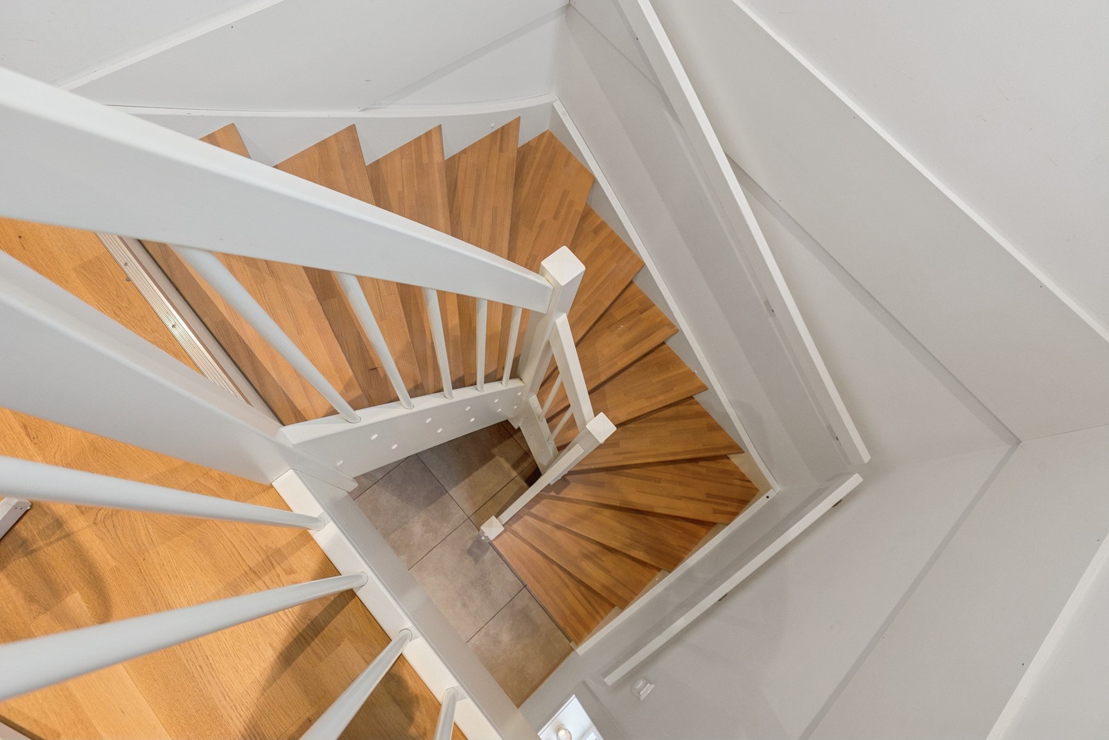 Trappegang til 2.etasje. Galleribilde