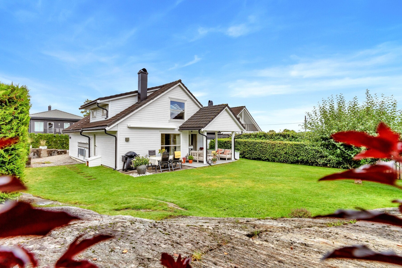 Christer Langstrand og Christian Halvorsen v/ EIE eiendomsmegling har gleden av å presentere Østaveien 107! Galleribilde